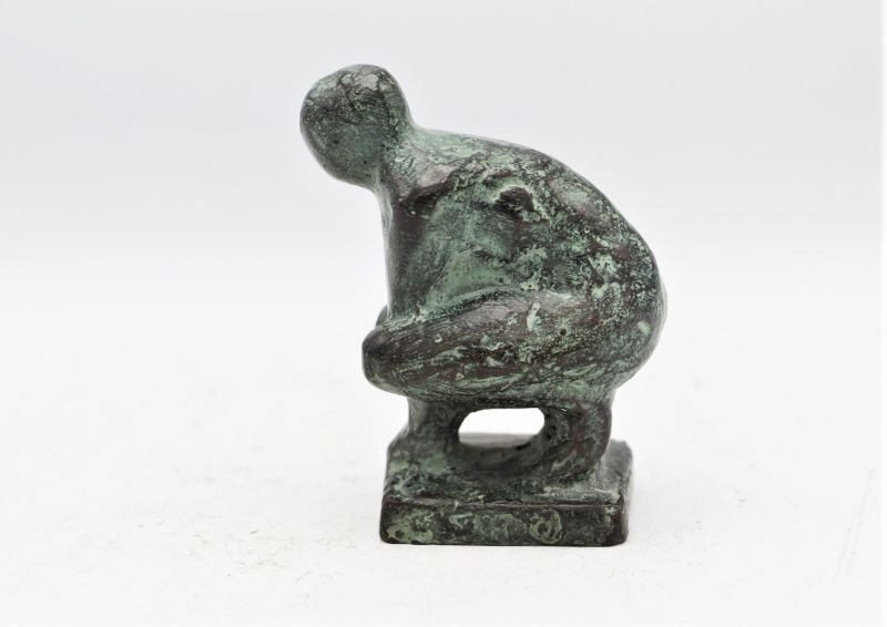 monica  panthaleon  hurkende vrouw.  brons x4 5x7  cm. 500 00  1 2788