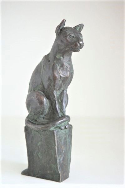 jeronimus van der leeden  katje zittend  versie  brons hoog7 5 cm. breed 5 cm.  2550 00  2 3082