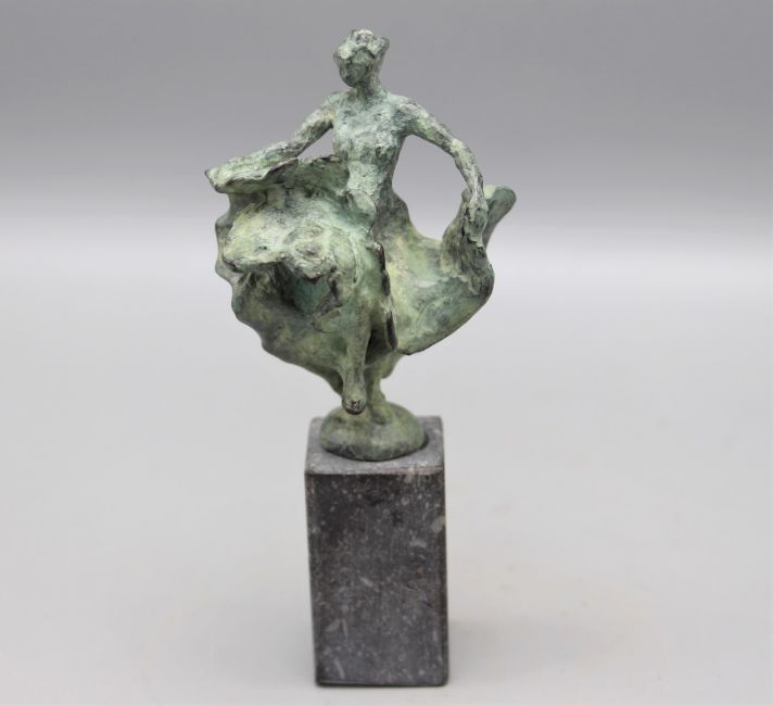 annette koek  kleine pirouette  brons x6x5 cm. 475 00  1         354