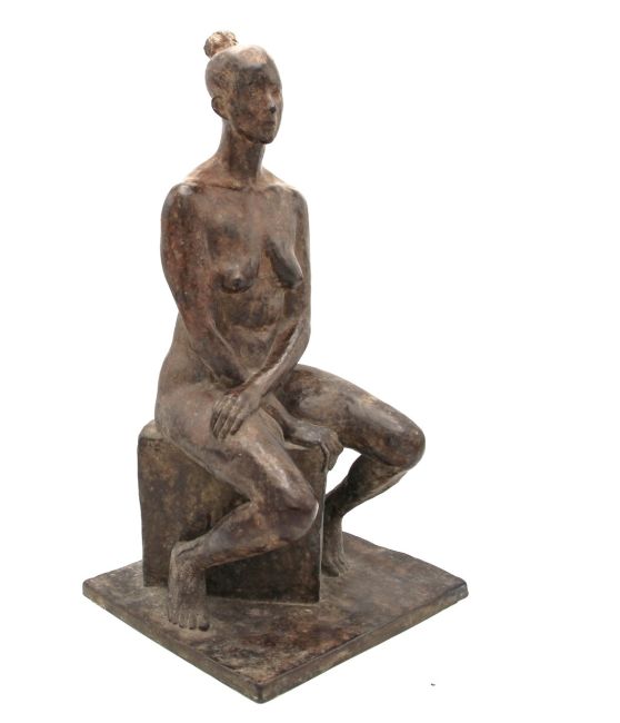 AMIRAN DJANASHVILI  Zittend met knotje  brons x20x23 cm. 2900 00  1 3481