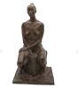 AMIRAN DJANASHVILI  Zittend met knotje  brons x20x23 cm. 2900 00  2 3482