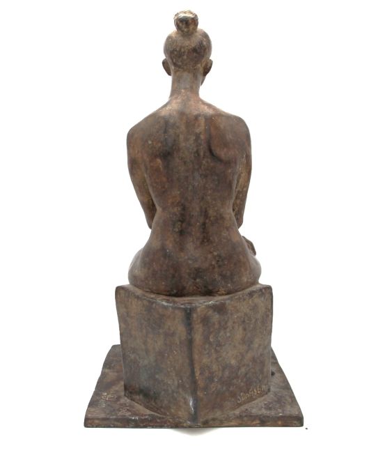 AMIRAN DJANASHVILI  Zittend met knotje  brons x20x23 cm. 2900 00  6 3486