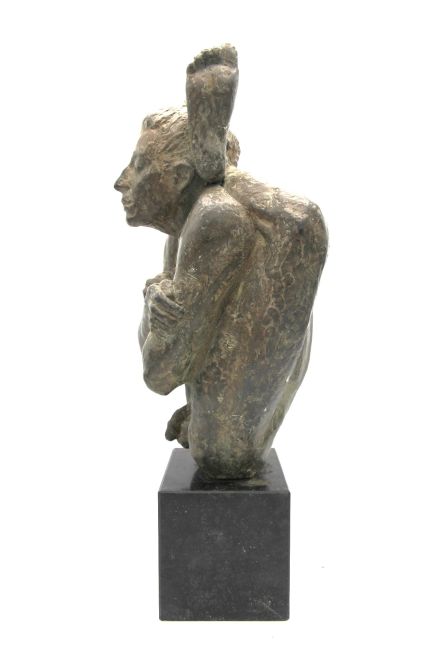 AMIRAN DJANASHVILI Yoga  brons x24x16 cm.    brons  E. 2900 00  3 3427