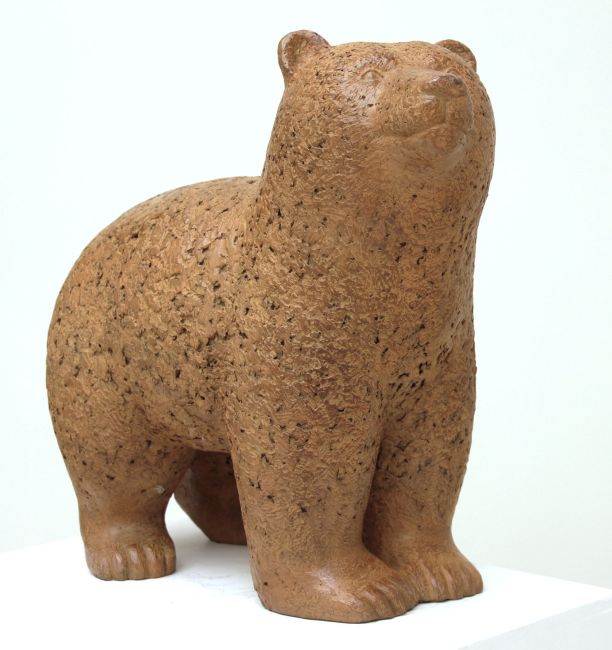 KARIN BEEK   Kleine beer  brons x24x50 cm. 6000 00  2 3857