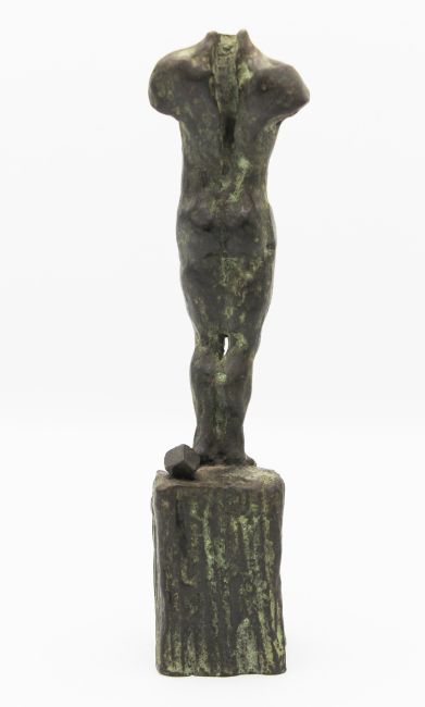 EPPE DE HAAN  Kleine tors staand  brons 2x6x5 cm. 1.100 00  4 4315