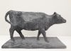 MARINA VAN DER KOOI  Grote koe  brons x23x52 cm.  2400 00  1 4706