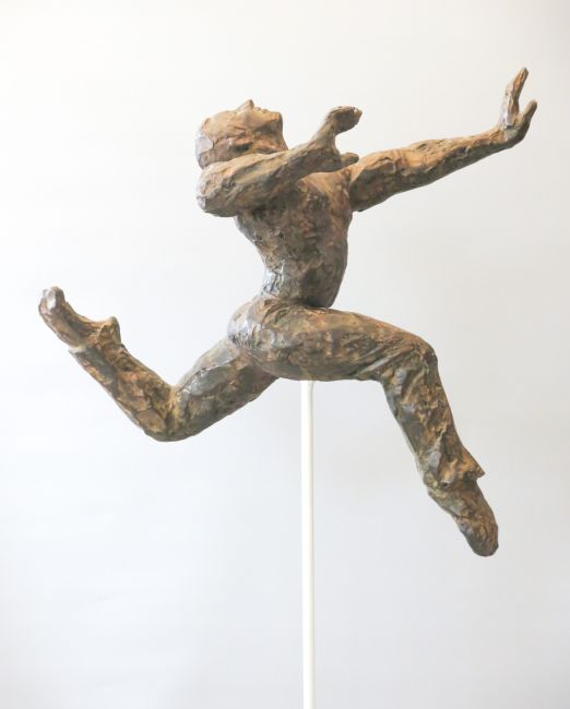 TEUN VAN STAVEREN  Sefton  brons x50x22 cm op hoge houten sokkel  nr 2 van 2   4.800 euro 5008